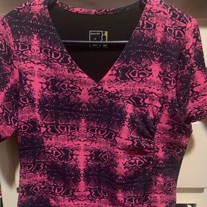 Wonder wink stretchy scrub top